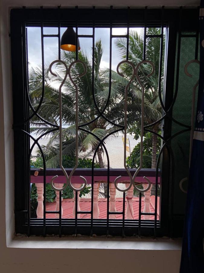 Hotel Cheeky Monkey Sea View